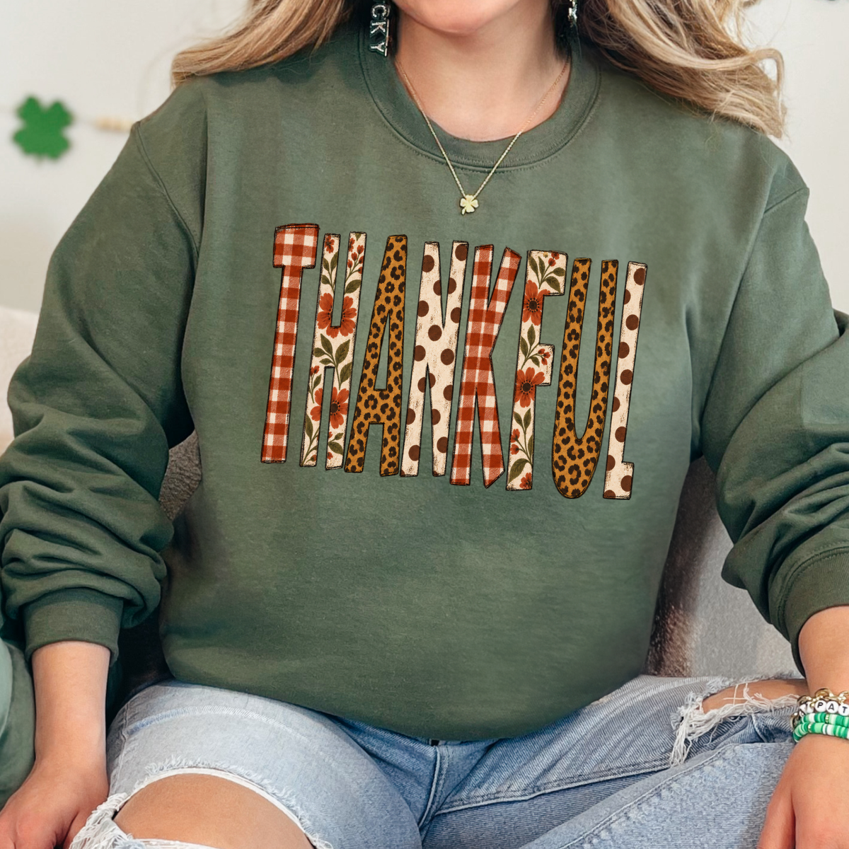 Wholesale Patchwork Thankful Graphic Sweatshirt - Military Green