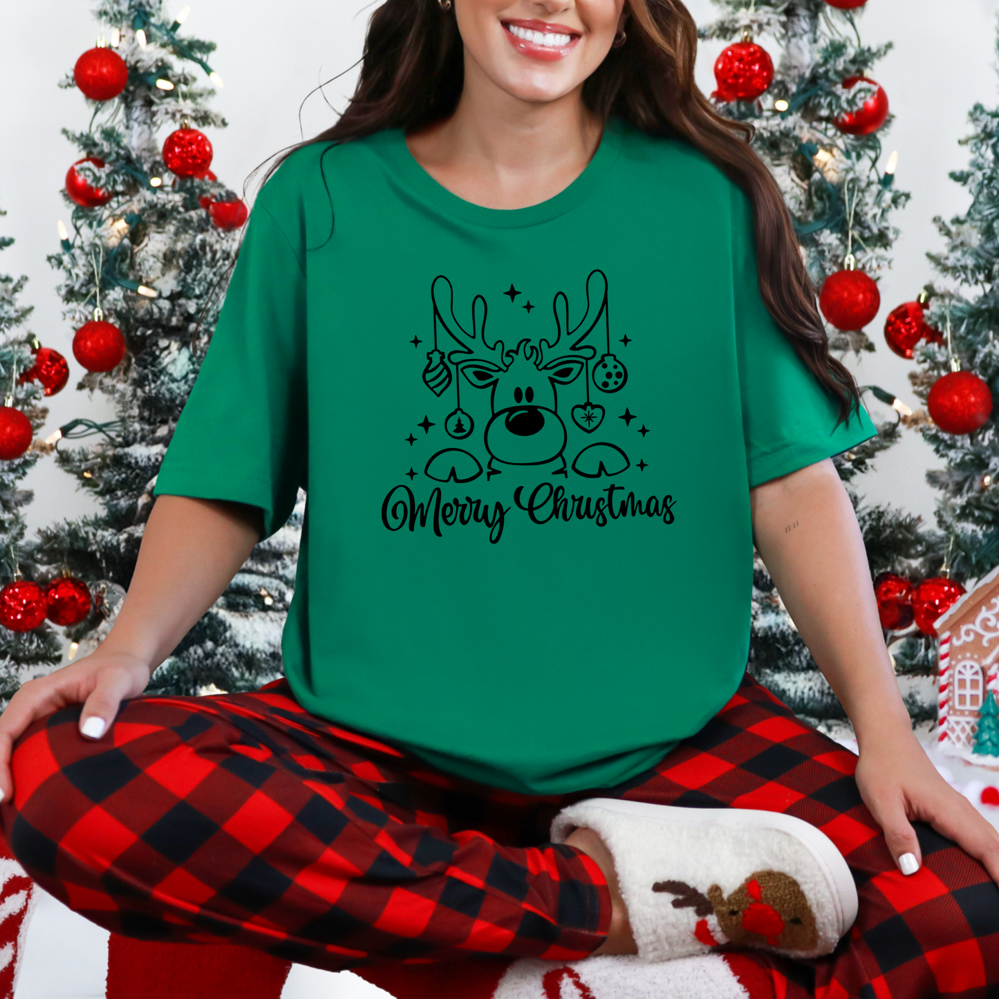 Wholesale Merry Christmas Reindeer Graphic Tee - Kelly Tee